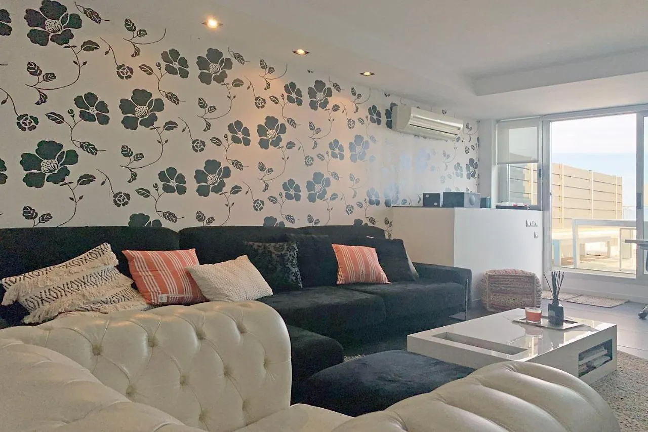Luxe Penthouse Centrum L'Escala 300M Strand-8Pax Wifi 2Parking 0*,  Spain